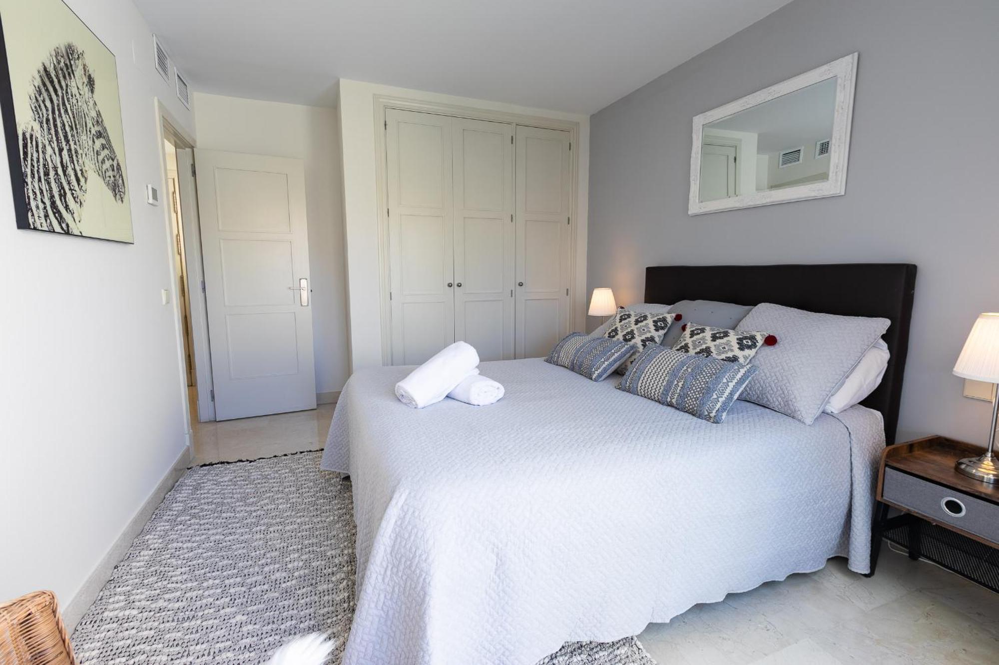 Vacation Marbella I Las Canas Beachfront Haven, Sea View, Jacuzzi, Golden Mile, Duplex Penthouse, 24-7 Security Lejlighed Eksteriør billede