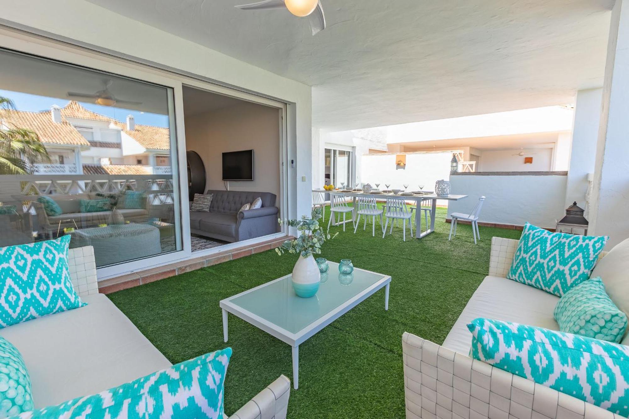 Vacation Marbella I Las Canas Beachfront Haven, Sea View, Jacuzzi, Golden Mile, Duplex Penthouse, 24-7 Security Lejlighed Eksteriør billede